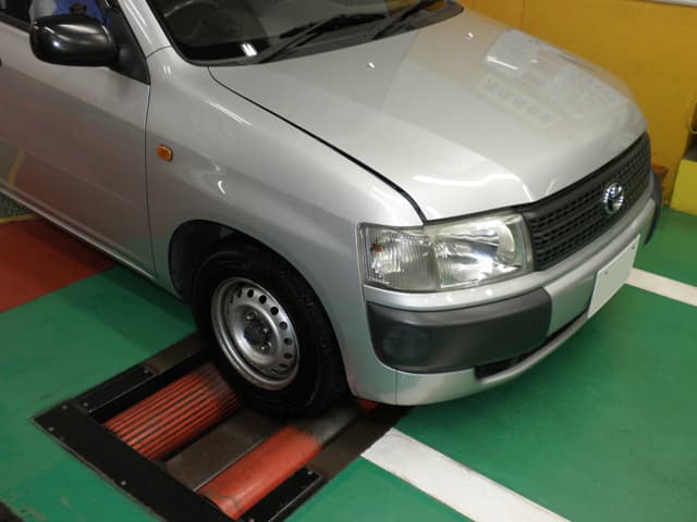 車の点検風景